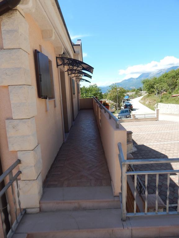 Apartmani Zona Sveti Stefan Eksteriør billede