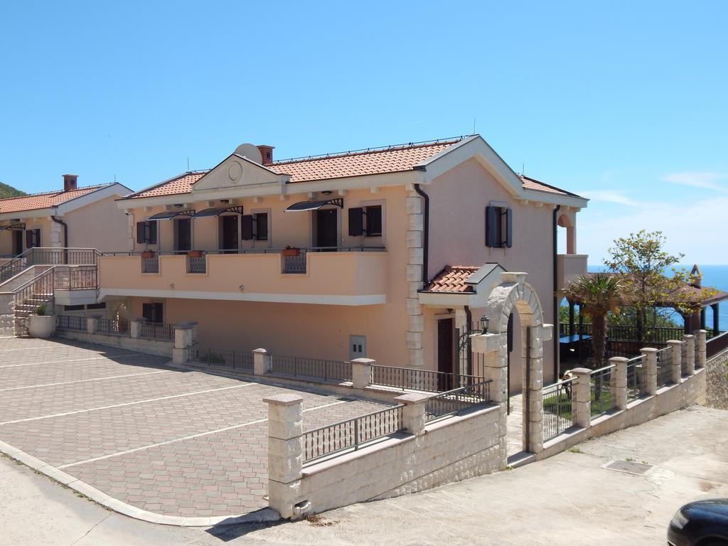Apartmani Zona Sveti Stefan Eksteriør billede